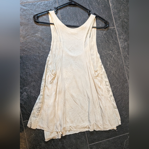 Coco & Jameson Beige Double tank top - Picture 3 of 3